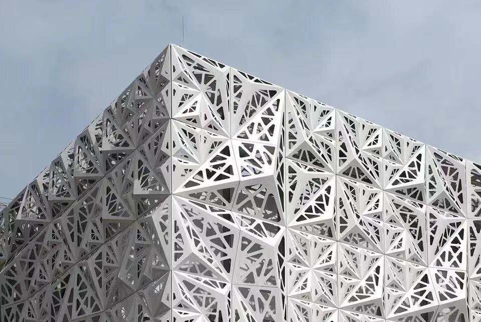 雕花鋁單板